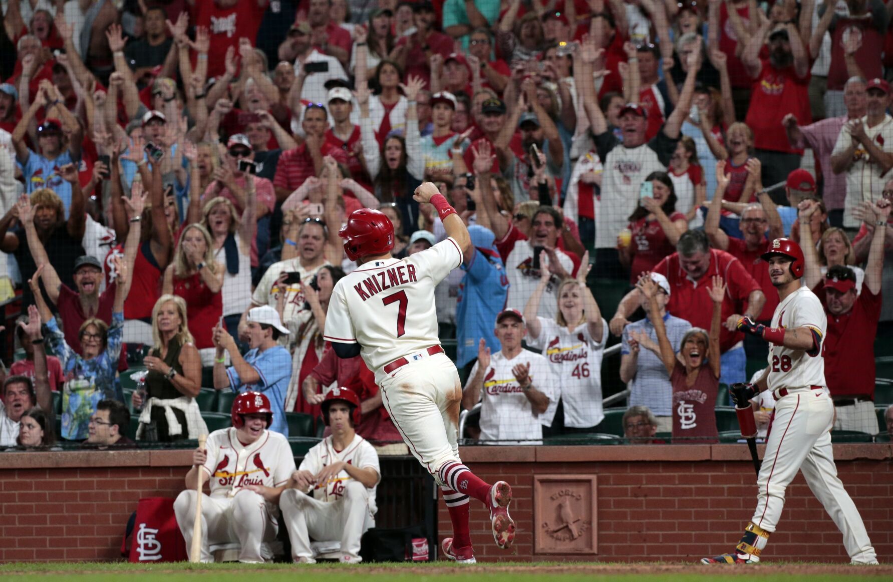Cardinals beat Reds in 11, 1-0